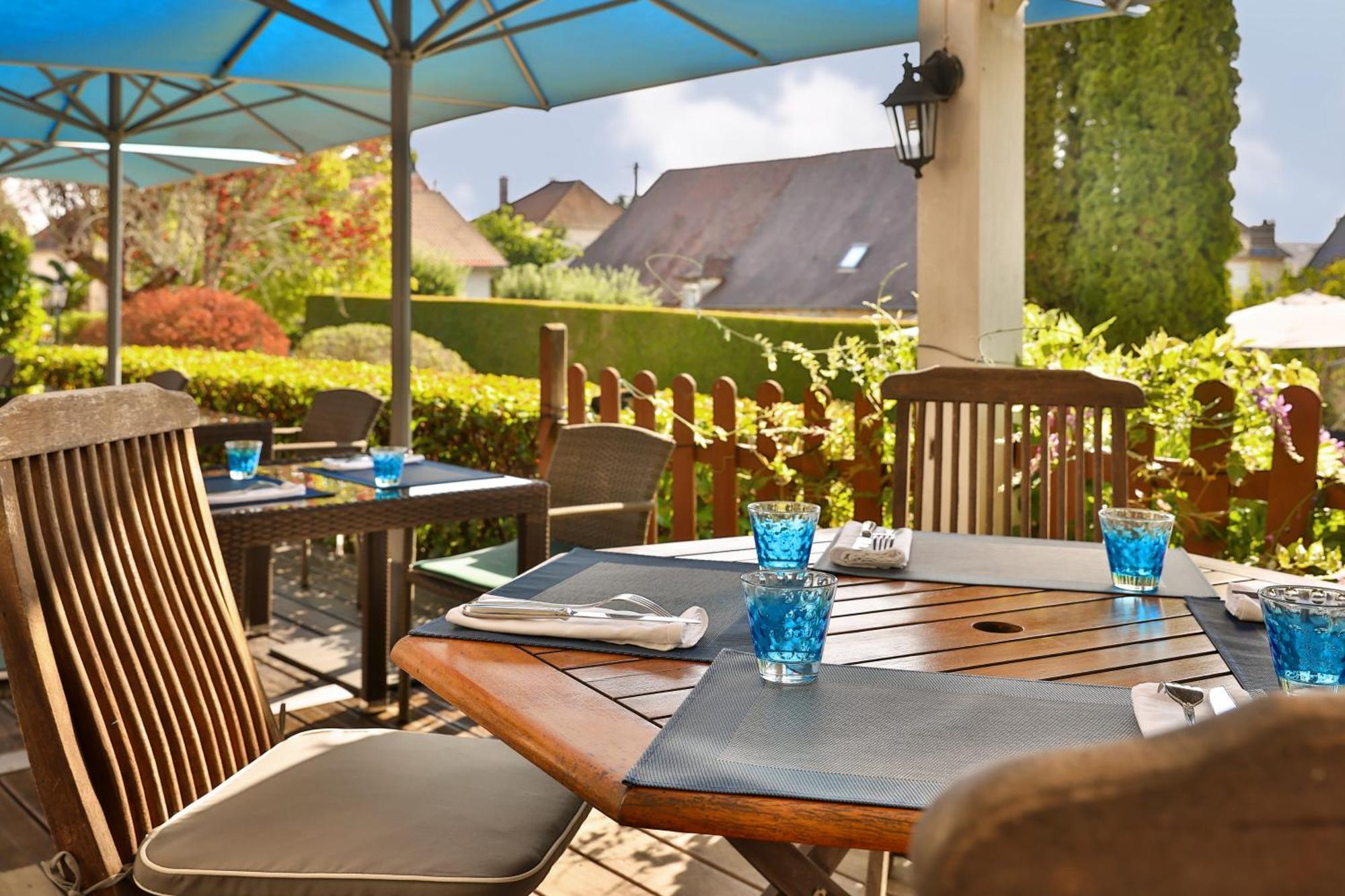 Hotel Logis Hotel-restaurant Les Voyageurs