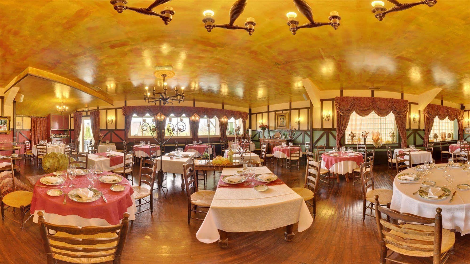 Hotel Logis Les Voyageurs 3*
